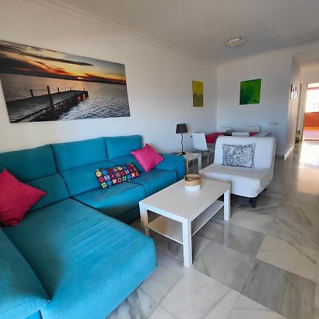 Apartamento Cerca De La Playa Con Piscina Фуeнхирола Екстериор снимка