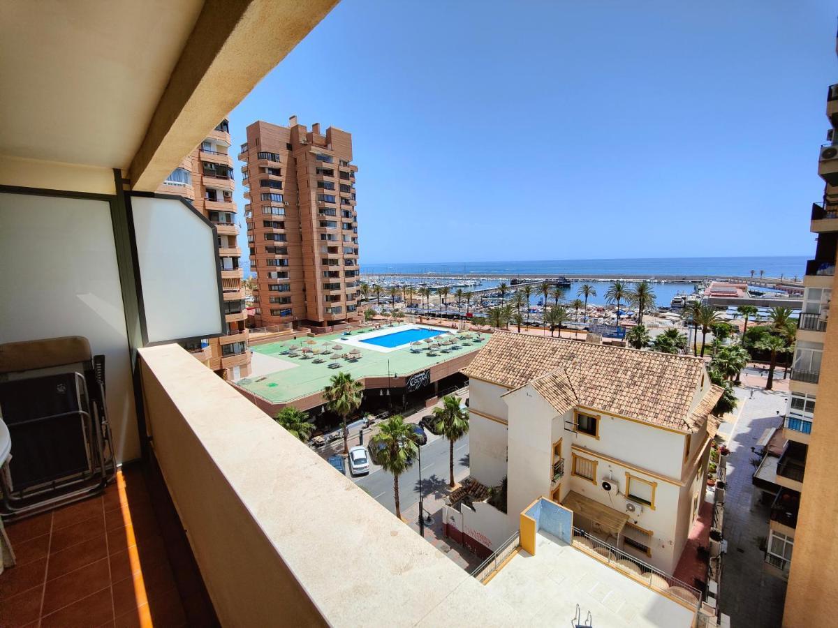 Apartamento Cerca De La Playa Con Piscina Фуeнхирола Екстериор снимка