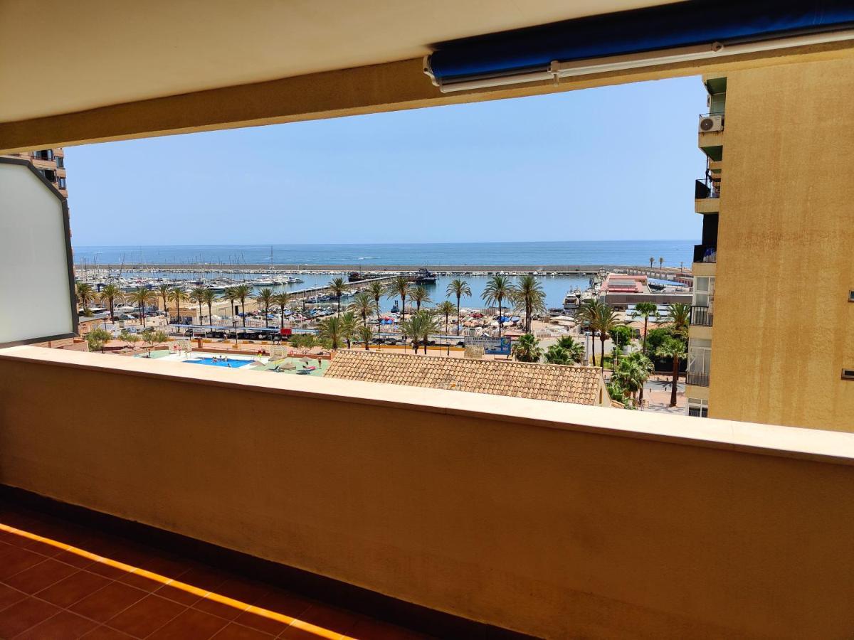 Apartamento Cerca De La Playa Con Piscina Фуeнхирола Екстериор снимка