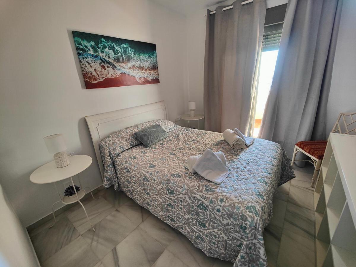 Apartamento Cerca De La Playa Con Piscina Фуeнхирола Екстериор снимка