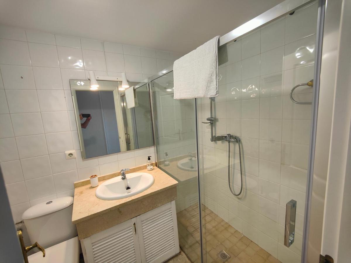 Apartamento Cerca De La Playa Con Piscina Фуeнхирола Екстериор снимка