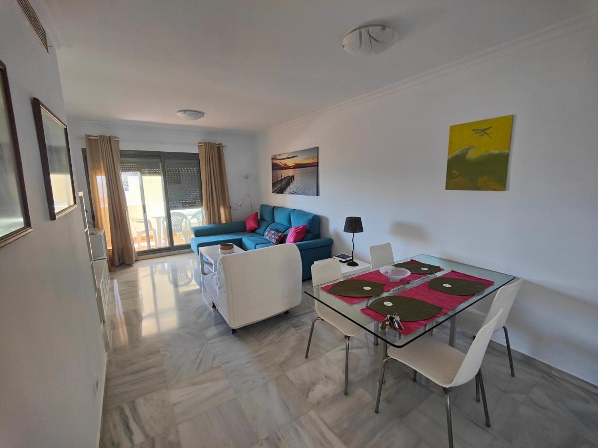Apartamento Cerca De La Playa Con Piscina Фуeнхирола Екстериор снимка
